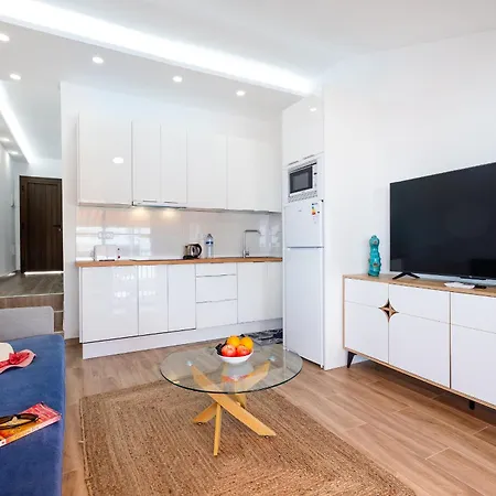 15 Parque San Eugenio Sea View אדחה